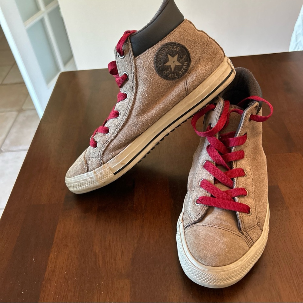 EUC Converse All Star Leather High-Top Sneakers - Beige with Red Laces Size 5